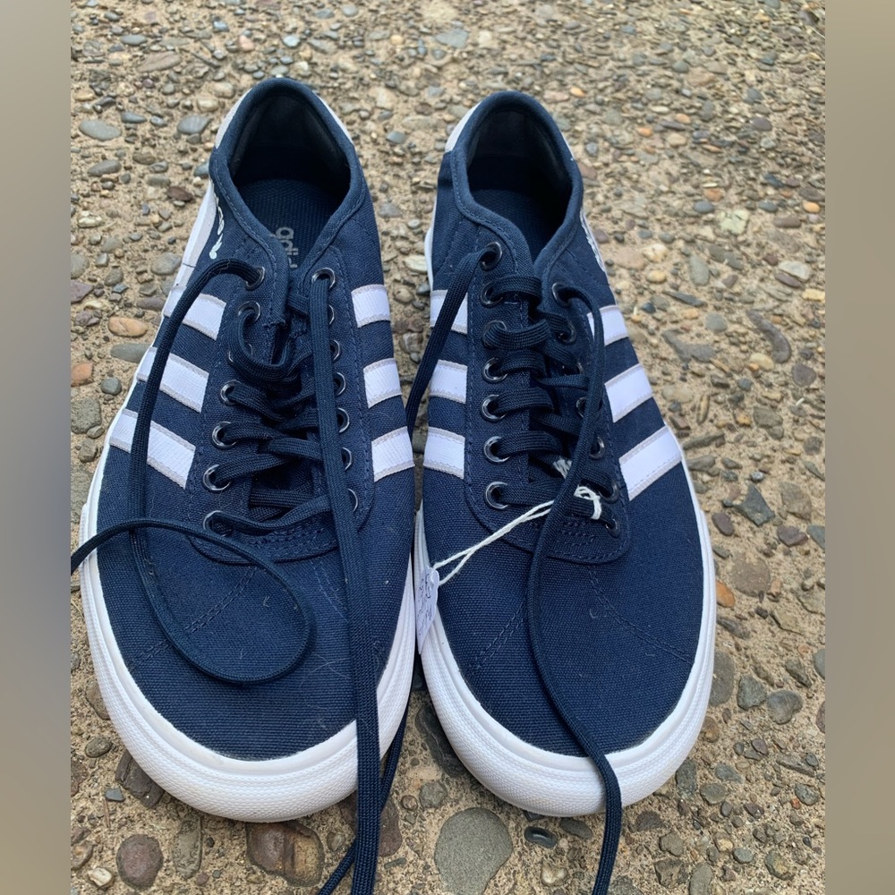 Adidas men’s sneaker size 9.5